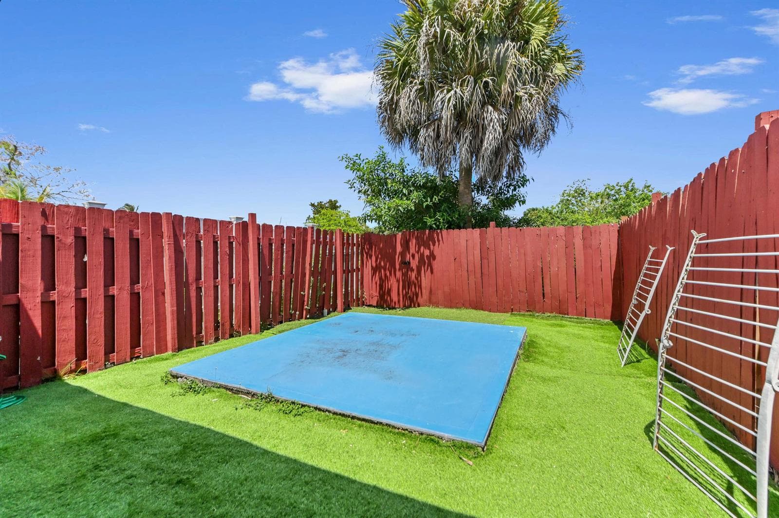 7904 SW 8th Street, North Lauderdale FL 33068