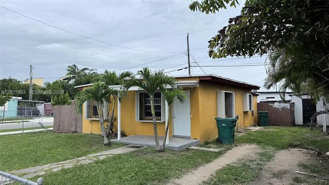 544 NW 10th St, Florida City FL 33034 - Florida City, FL - Photo 2