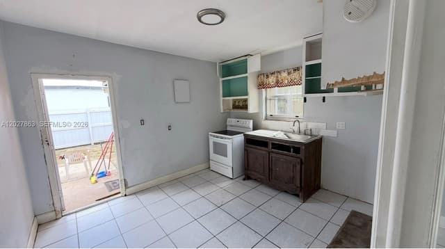 544 NW 10th St, Florida City FL 33034 - Florida City, FL - Photo 5