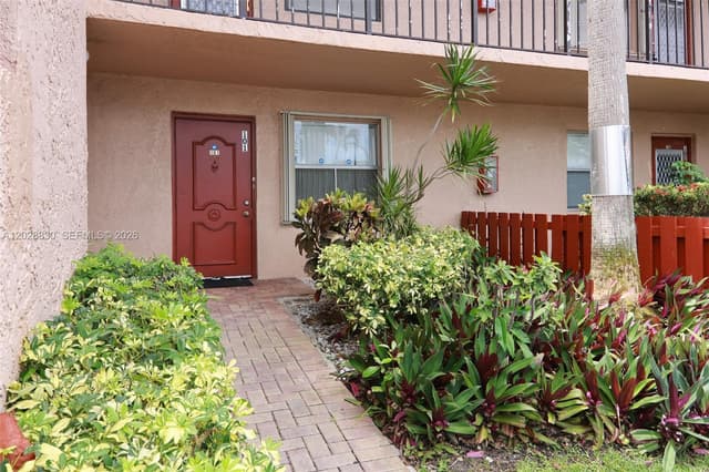7220 Lake Cir Dr # 101, Margate FL 33063 - Margate, FL - Photo 2