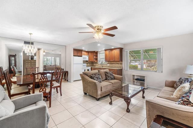 57 Canterbury, West Palm Beach FL 33417 - West Palm Beach, FL - Photo 6