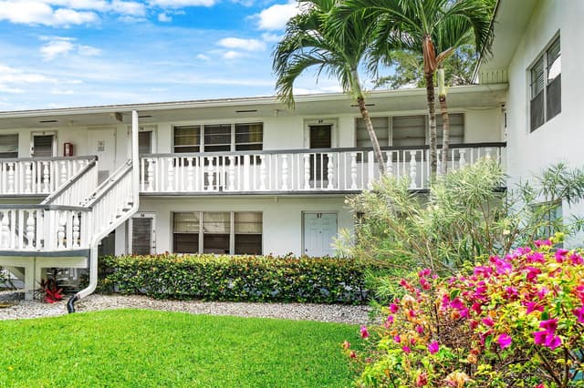 57 Canterbury, West Palm Beach FL 33417 - West Palm Beach, FL - Photo 5
