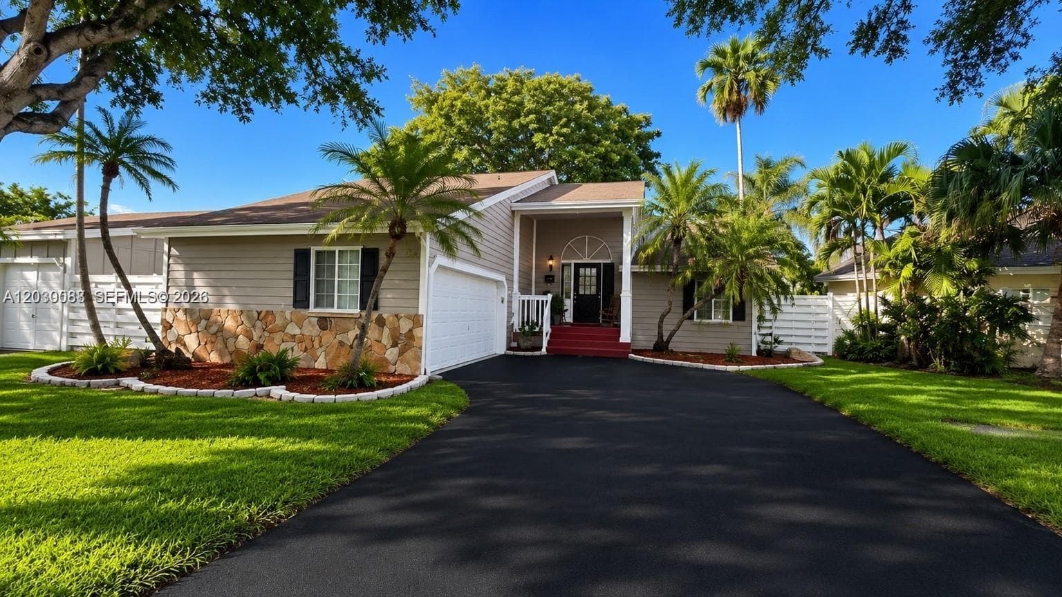14510 SW 142nd Ct Cir S, Miami FL 33186