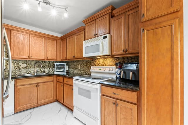 10110 Cedar Point Boulevard # 102, Boynton Beach FL 33437 - Boynton Beach, FL - Photo 6