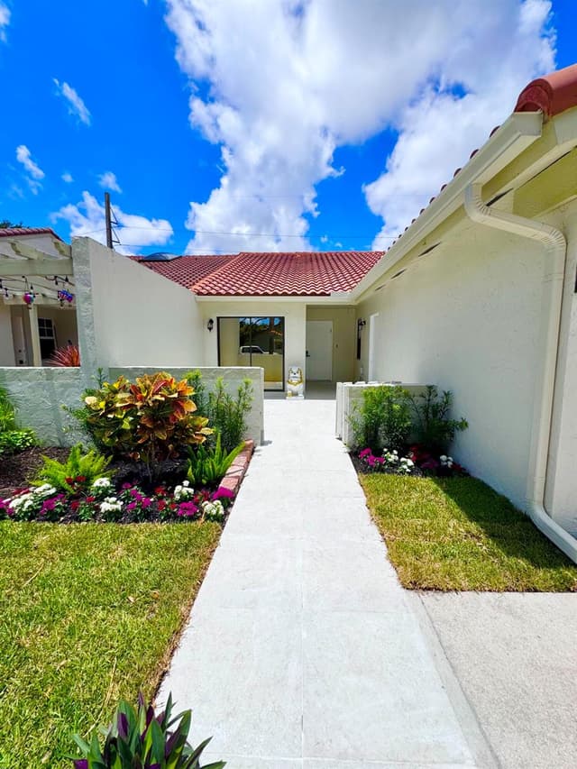 21547 Altamira Avenue, Boca Raton FL 33433 - Boca Raton, FL - Photo 2