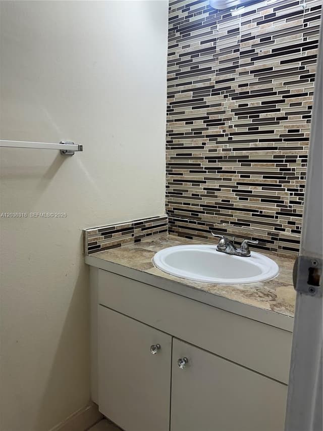 18101 NW 68th Ave # B201, Hialeah FL 33015 - Hialeah, FL - Photo 6