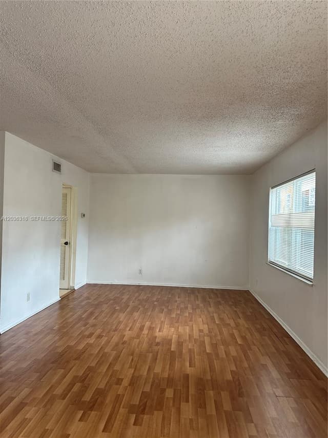 18101 NW 68th Ave # B201, Hialeah FL 33015 - Hialeah, FL - Photo 4