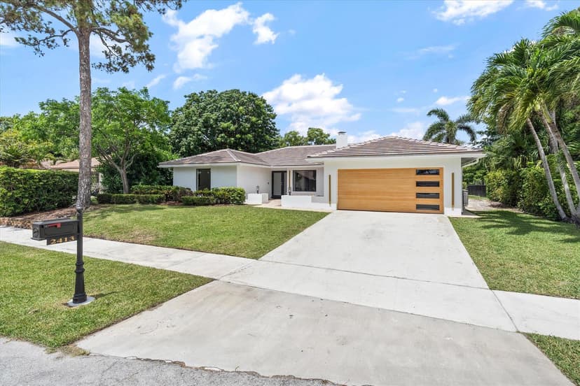 2413 NW 26th Street, Boca Raton FL 33431