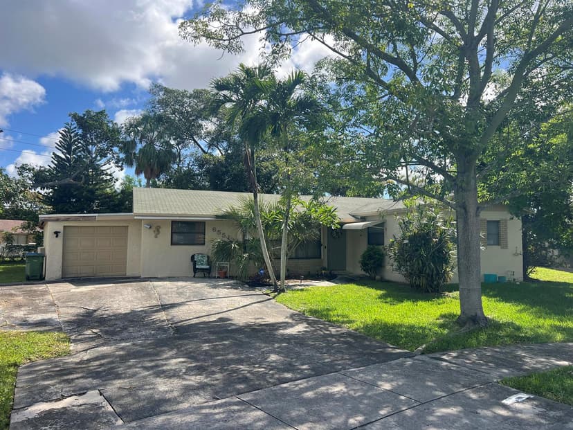 6551 NW 8th Court, Margate FL 33063