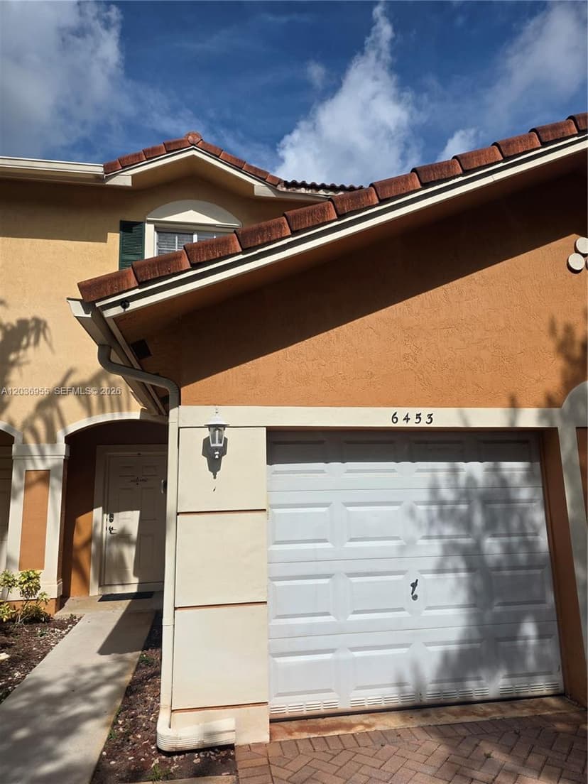 6453 Catalina Ln, Tamarac FL 33321