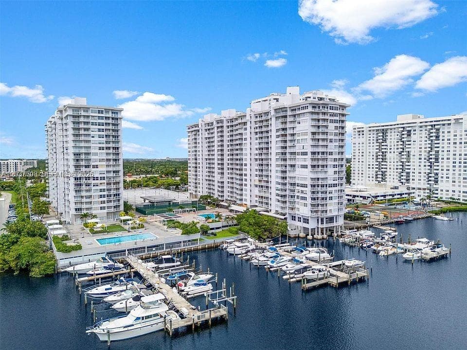18071 Biscayne Blvd # 1401, Aventura FL 33160 - Aventura, FL - Photo 1