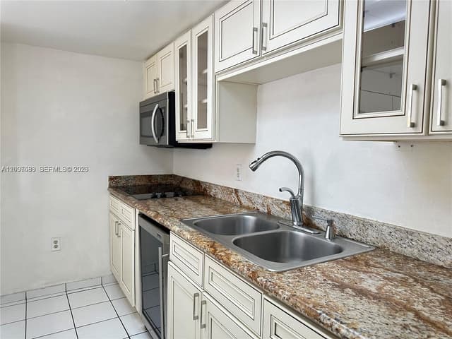 802 NW 87th Ave # 315, Miami FL 33172 - Miami, FL - Photo 2