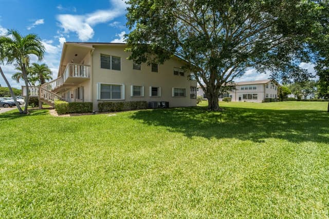 170 Kent J, West Palm Beach FL 33417 - West Palm Beach, FL - Photo 4