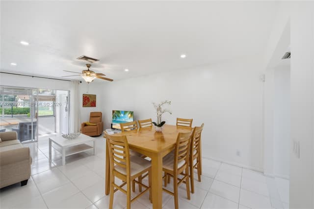 2894 E Crosley Dr E # D, West Palm Beach FL 33415 - West Palm Beach, FL - Photo 5