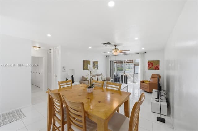 2894 E Crosley Dr E # D, West Palm Beach FL 33415 - West Palm Beach, FL - Photo 4