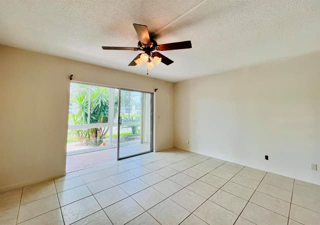 107 Wellington D, West Palm Beach FL 33417 - West Palm Beach, FL - Photo 7
