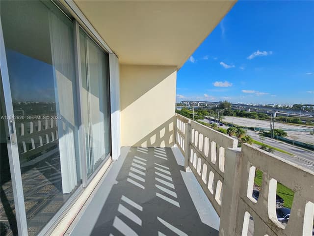 15600 NW 7th Ave # 704, Miami FL 33169 - Miami, FL - Photo 4