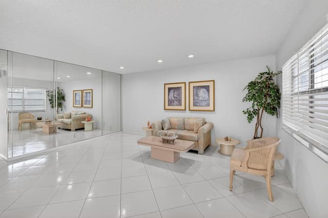 955 Normandy Trail, Delray Beach FL 33484 - Delray Beach, FL - Photo 6