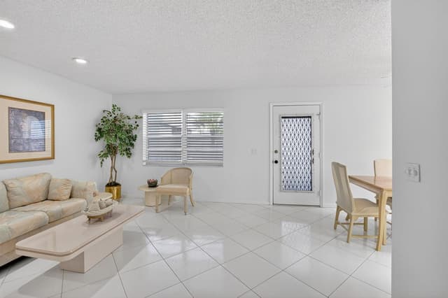 955 Normandy Trail, Delray Beach FL 33484 - Delray Beach, FL - Photo 4