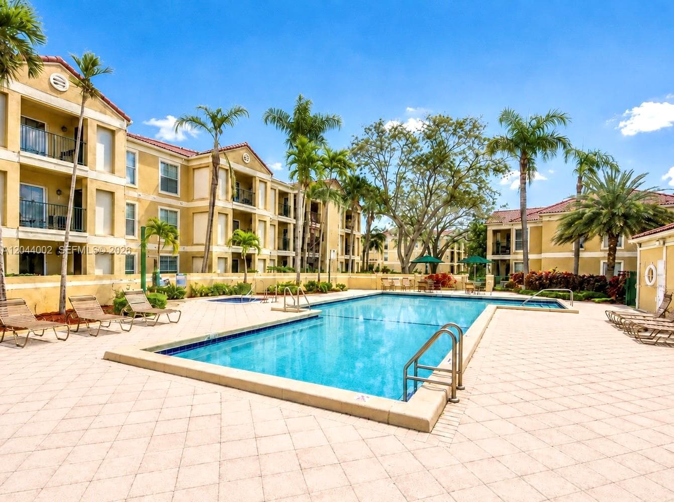 977 Riverside Dr # 220, Coral Springs FL 33071