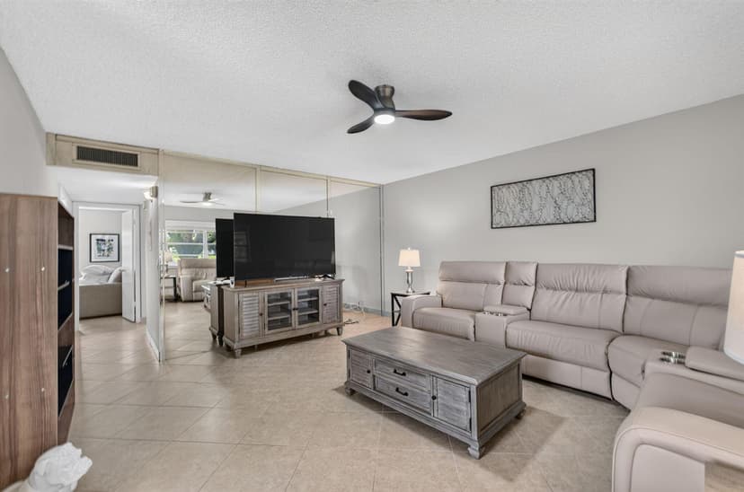 942 Normandy T Trail # 942, Delray Beach FL 33484