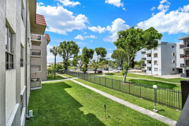 1101 SW 122nd Ave # 205, Miami FL 33184 - Miami, FL - Photo 5