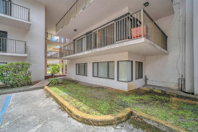 4720 SW 62nd Way # 103, Davie FL 33314 - Davie, FL - Photo 2