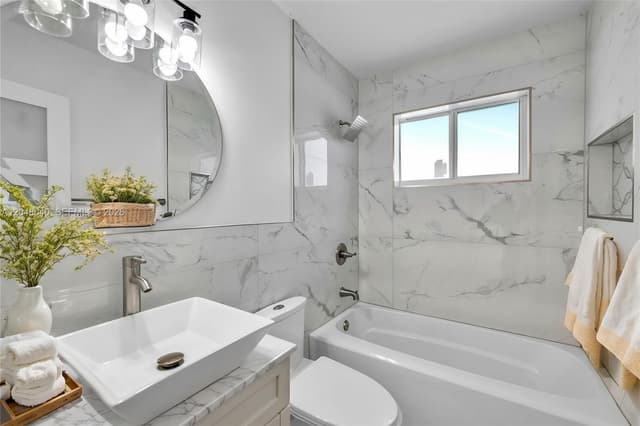 104 SW 7th St, Hallandale Beach FL 33009 - Hallandale Beach, FL - Photo 4