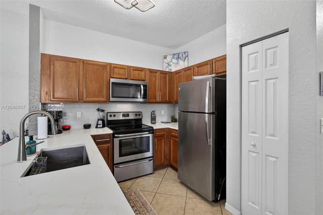3107 Grandiflora Dr, Green Acres FL 33467 - Green Acres, FL - Photo 2