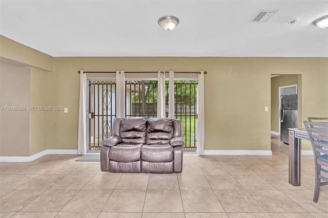 331 NE 176th St, North Miami Beach FL 33162 - North Miami Beach, FL - Photo 3