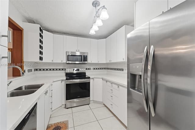 2871 Somerset Dr # 103, Lauderdale Lakes FL 33311 - Lauderdale Lakes, FL - Photo 6