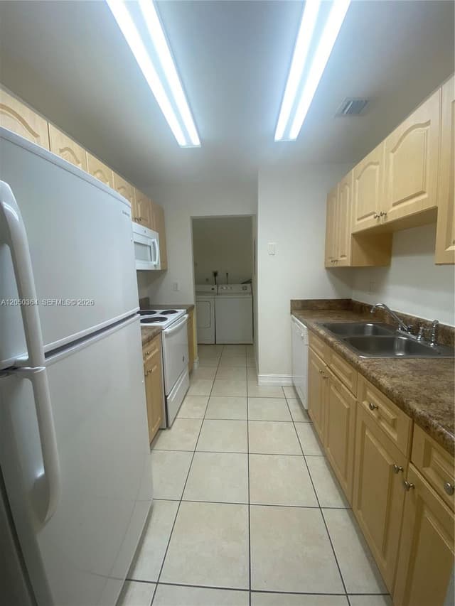 2840 NW 55th Ave # 2D, Lauderhill FL 33313 - Lauderhill, FL - Photo 6