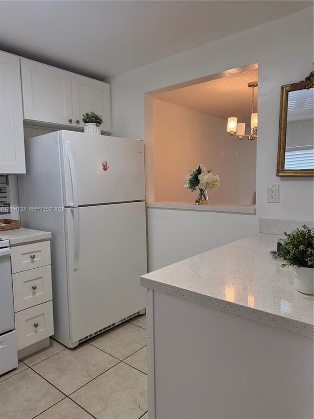 9540 Sunrise Lakes Blvd # 208, Sunrise FL 33322 - Sunrise, FL - Photo 3