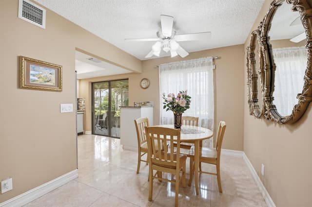 54 Capri B, Delray Beach FL 33484 - Delray Beach, FL - Photo 4