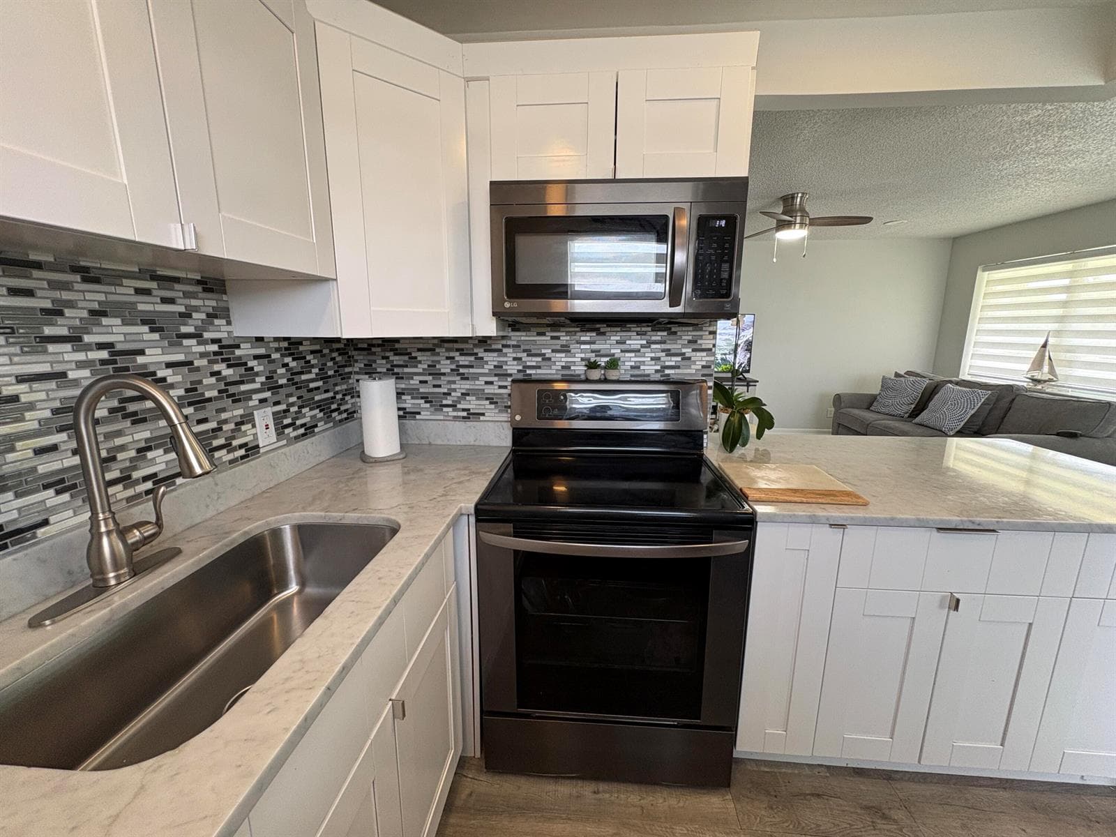 277 CHATHAM N, West Palm Beach FL 33417 - West Palm Beach, FL - Photo 1