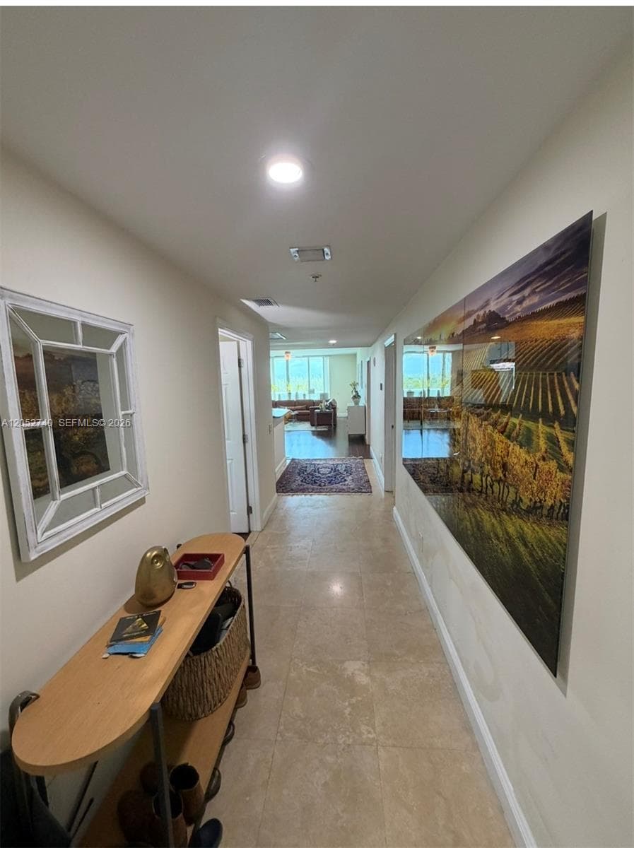 14951 Royal Oaks Ln # 808, North Miami FL 33181