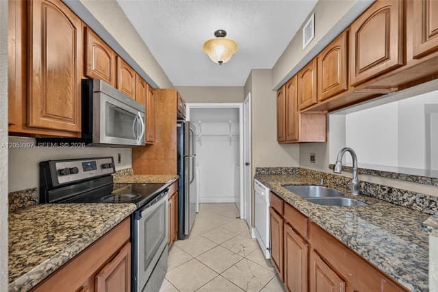 995 Riverside Dr # 120, Coral Springs FL 33071 - Coral Springs, FL - Photo 2