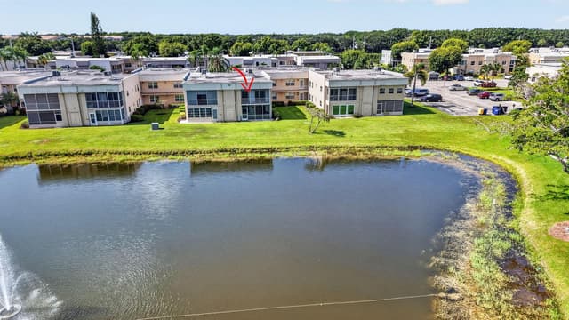 332 Capri G, Delray Beach FL 33484 - Delray Beach, FL - Photo 2