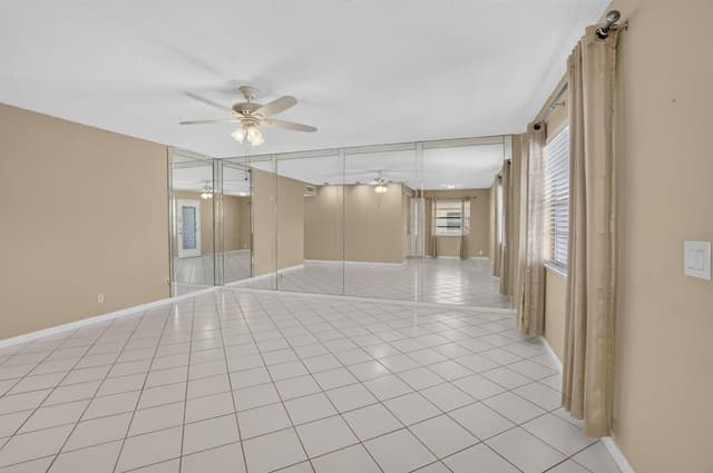 332 Capri G, Delray Beach FL 33484 - Delray Beach, FL - Photo 5