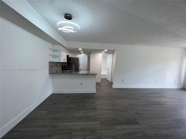 7235 NW 179th St # 104, Hialeah FL 33015 - Hialeah, FL - Photo 5