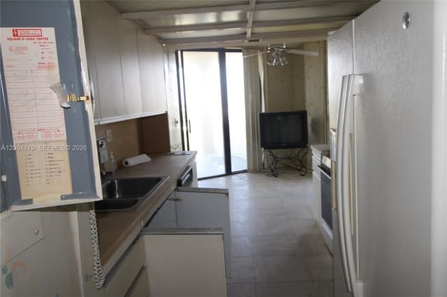 1000 Quayside Ter # 1807, Miami FL 33138 - Miami, FL - Photo 5