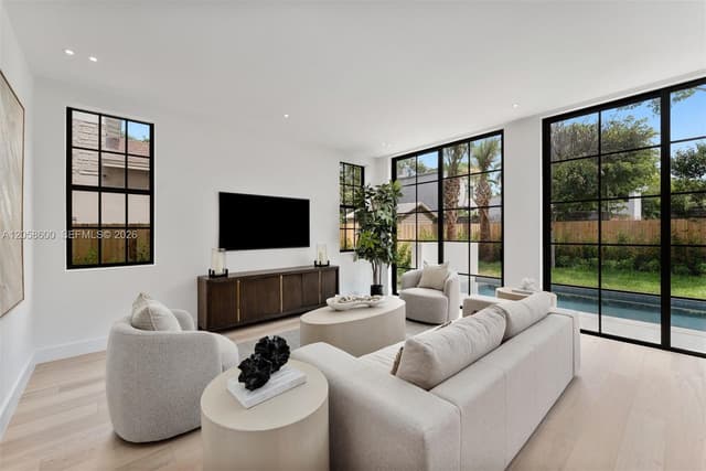 3372 Charles Ave, Miami FL 33133 - Miami, FL - Photo 3