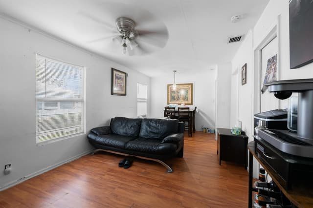 947 43RD Street, West Palm Beach FL 33407 - West Palm Beach, FL - Photo 4