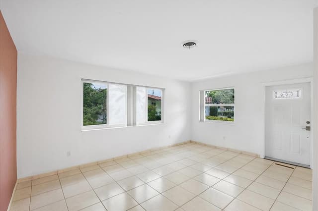 13988 Lake Lure Court, Miami Lakes FL 33014 - Miami Lakes, FL - Photo 3
