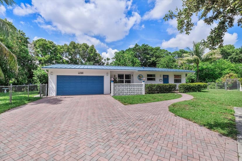 13988 Lake Lure Court, Miami Lakes FL 33014