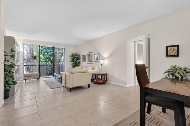 900 NE 195th St # 109, Miami FL 33179 - Miami, FL - Photo 5