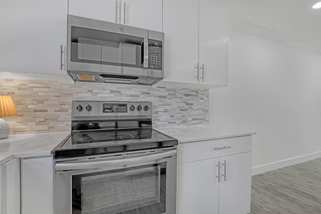 2940 Crosley Drive E, West Palm Beach FL 33415 - West Palm Beach, FL - Photo 4