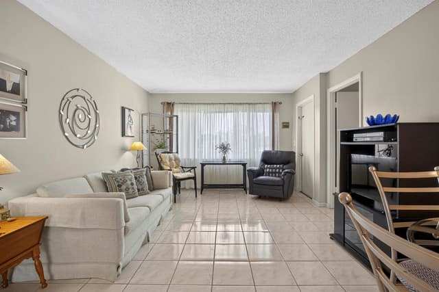 355 Lake Frances Drive, West Palm Beach FL 33411 - West Palm Beach, FL - Photo 6