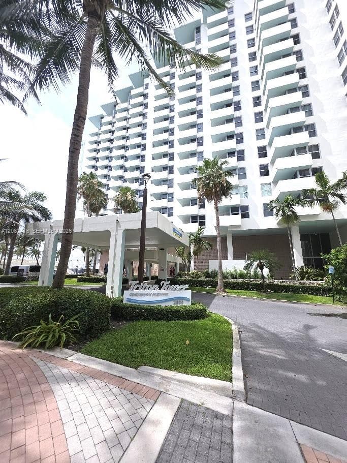 2899 Collins Ave # 940, Miami Beach FL 33140