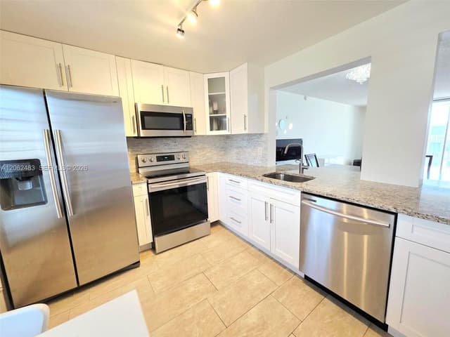 319 NE 14th Ave # 702, Hallandale Beach FL 33009 - Hallandale Beach, FL - Photo 7